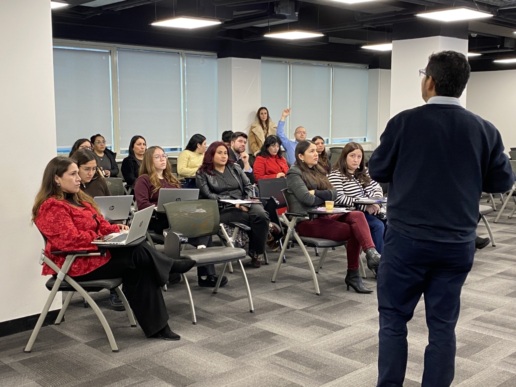 Capacitación sobre subsidios habitacionales MINVU junto a colaboradores de AMH Penta Vida